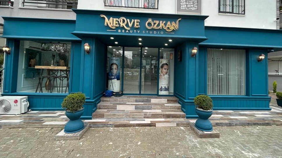 Merve Özkan Beauty Studio — salondan bir kare