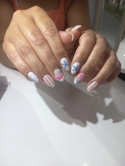 Luna Beauty&Nail — kare 5
