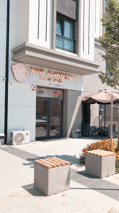 Nail Garden Beauty — kare 5