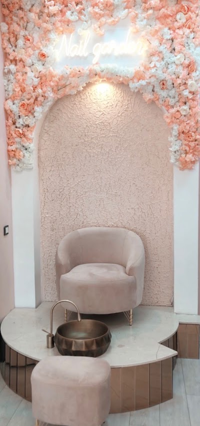 Nail Garden Beauty — kare 2